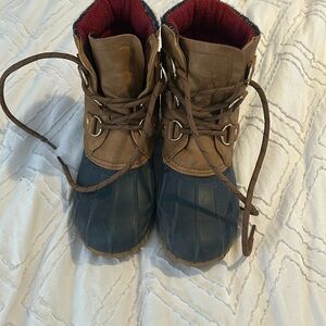 Women’s Tommy Hilfiger duck boots
